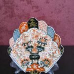 Prato Japonês em Porcelana Imari no Formato de Leque