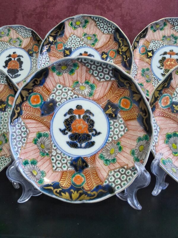 Conjunto de 6 Pratos Japoneses Imari com Borda Ondulada