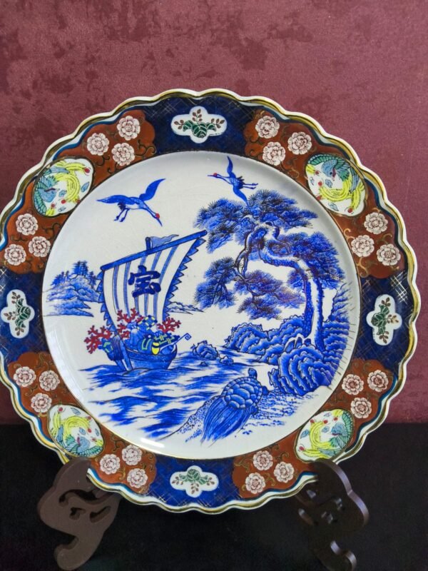 Prato Decorativo Japonês em Porcelana Imari – Navio Takarabune