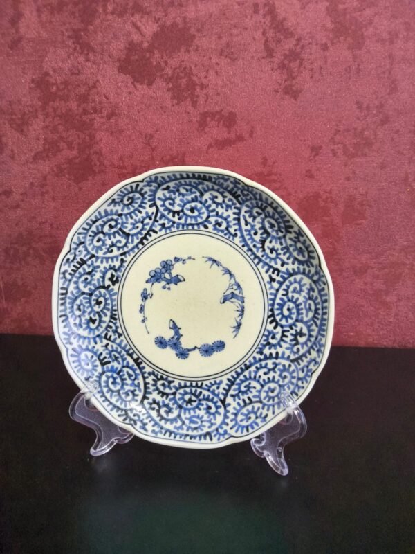 Prato Japonês Ryūhō em Porcelana Azul e Branca