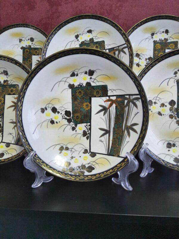 Conjunto de 6 Pratos Japoneses Kutani com Detalhes Dourados