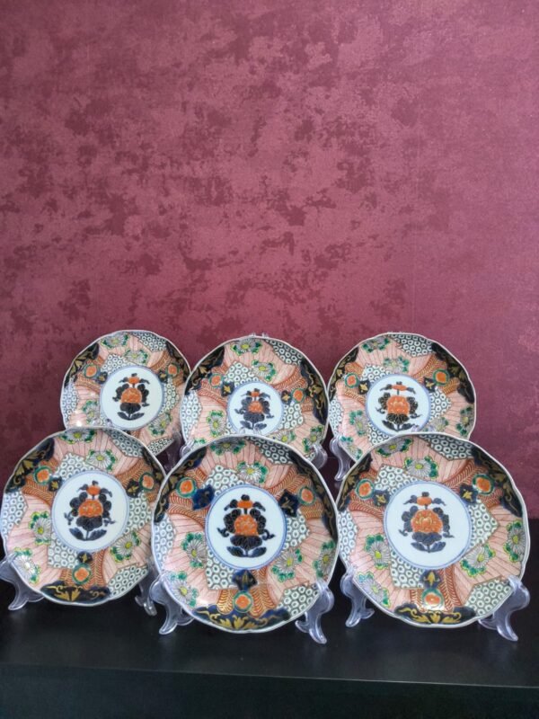 Conjunto de 6 Pratos Japoneses Imari com Borda Ondulada