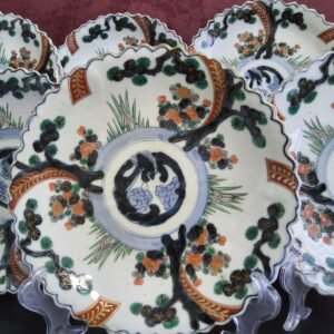 Conjunto de 7 Pratos Japoneses Imari com Borda Recortada