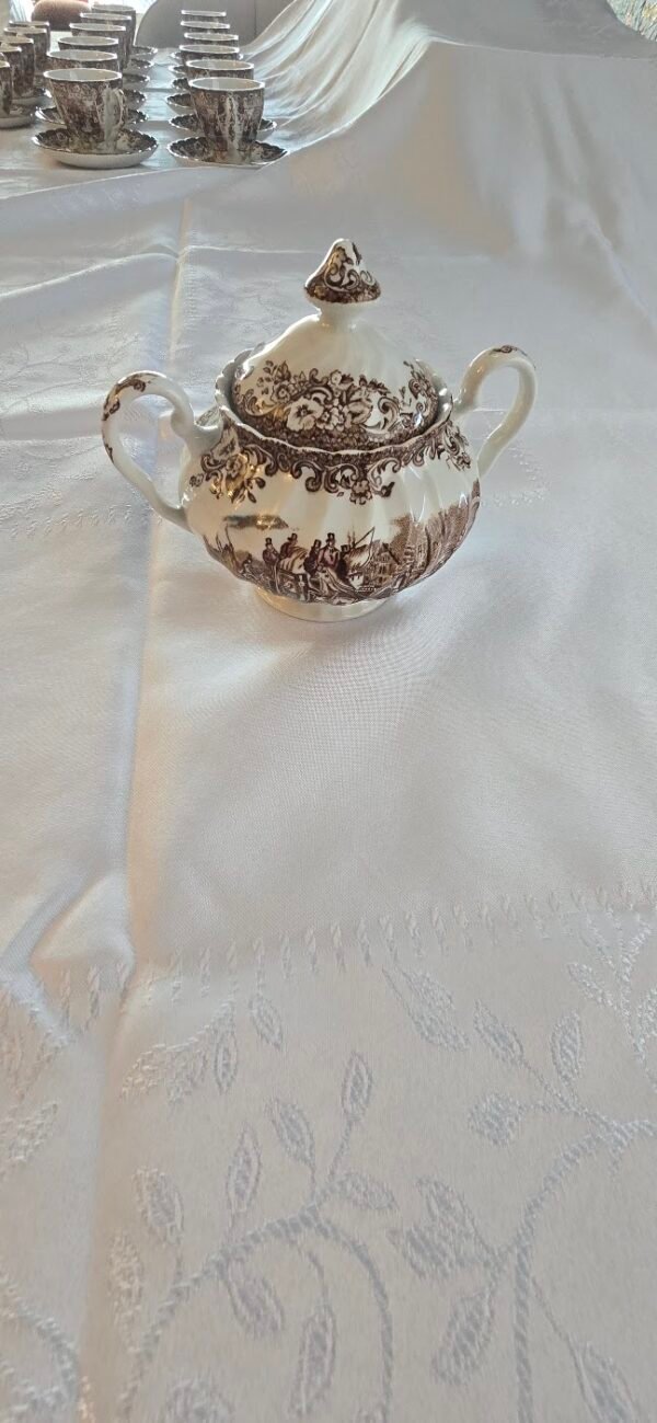 Aparelho de Jantar Inglês em Faiança Transferware Marrom