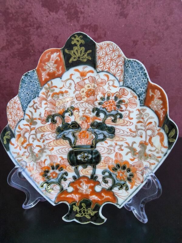 Prato Japonês em Porcelana Imari no Formato de Leque