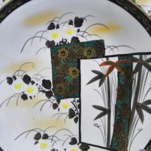 Conjunto de 6 Pratos Japoneses Kutani com Detalhes Dourados