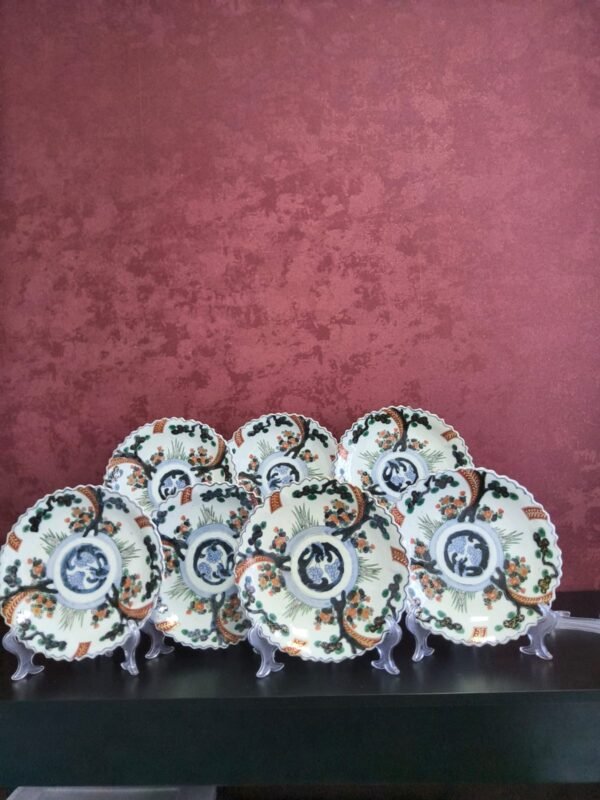 Conjunto de 7 Pratos Japoneses Imari com Borda Recortada