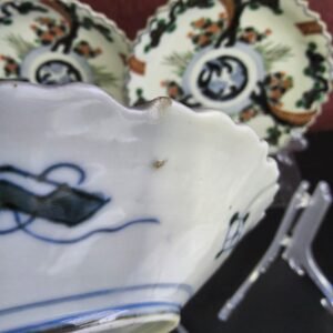 Conjunto de 7 Pratos Japoneses Imari com Borda Recortada