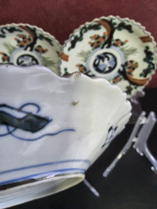 Conjunto de 7 Pratos Japoneses Imari com Borda Recortada