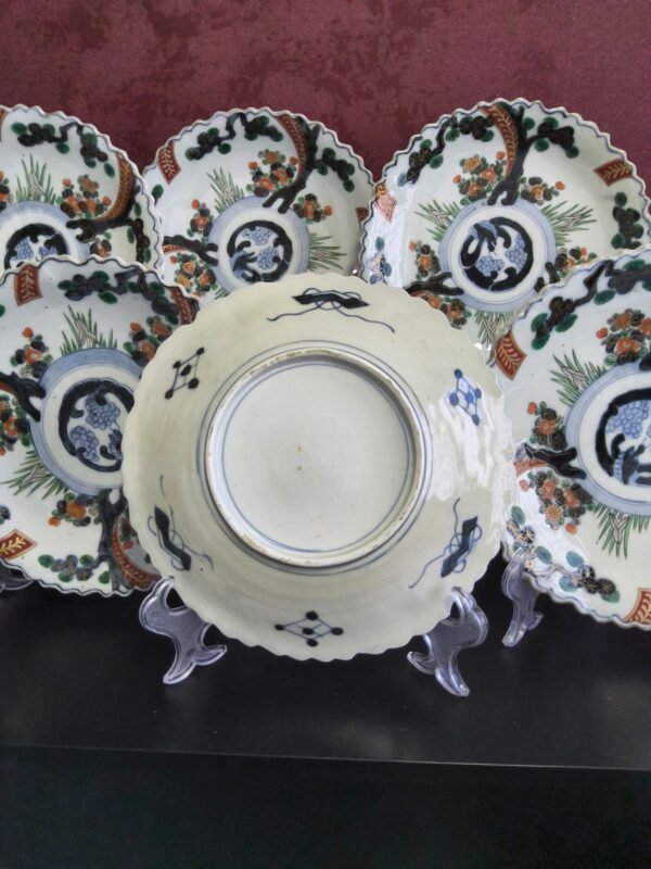 Conjunto de 7 Pratos Japoneses Imari com Borda Recortada